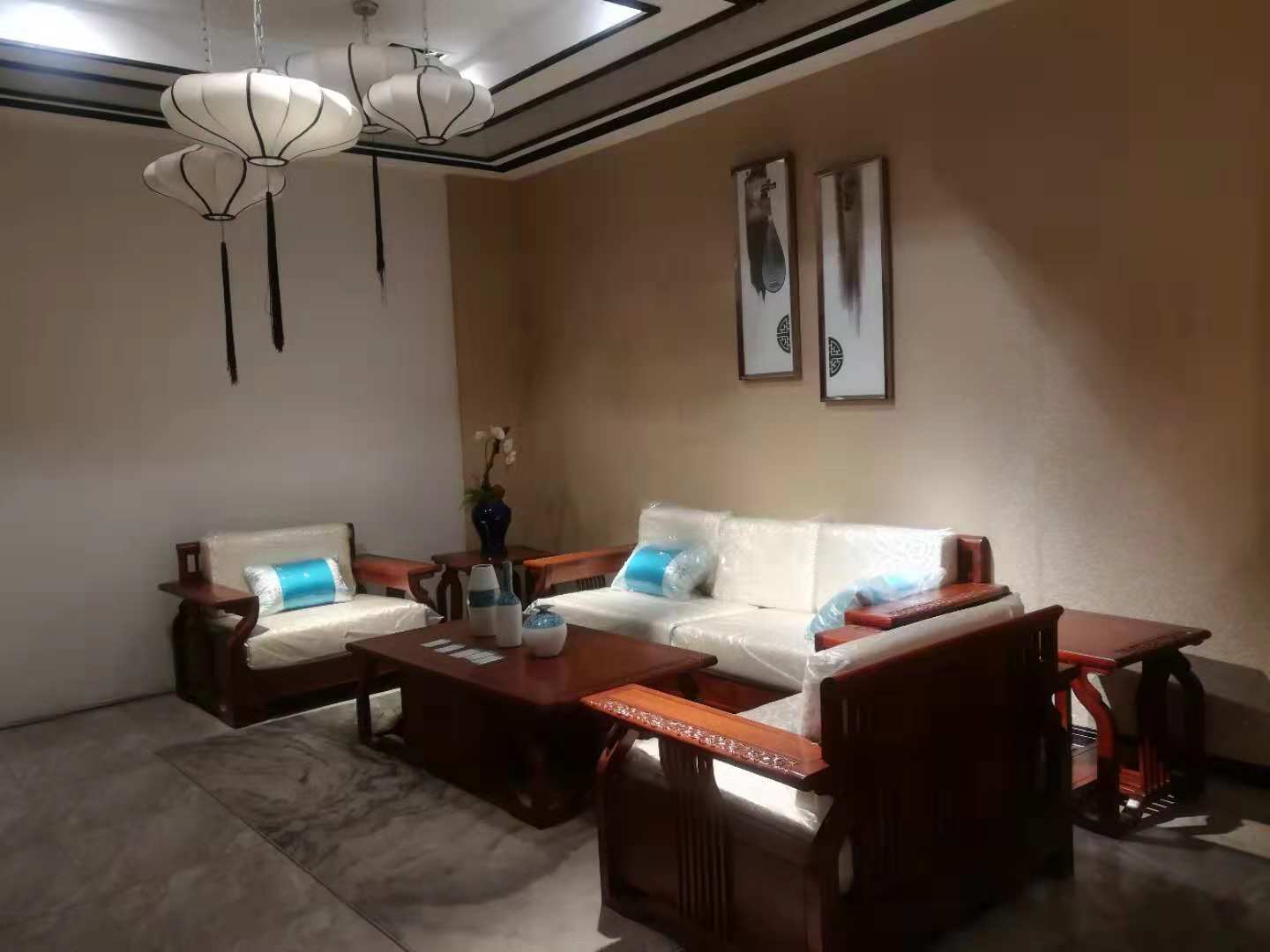 ����ʽ�Ҿ�