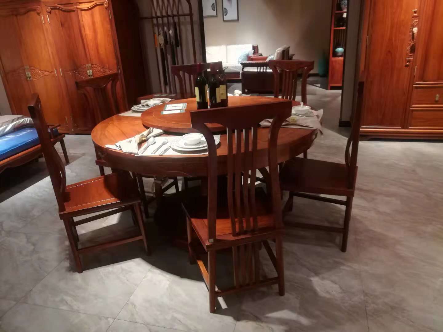 ����ʽ�Ҿ�