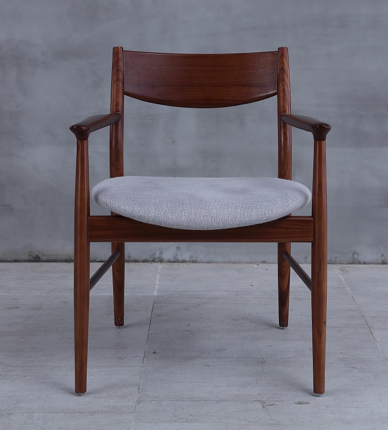 �ڽ�ľ����